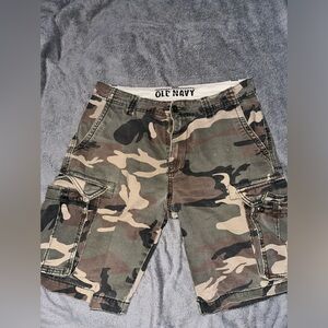 Men’s army camo old navy cargos shorts